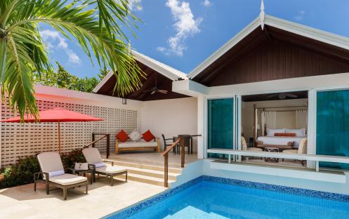 Spice Island Beach Resort-Luxury Almond Pool Suite 2_340